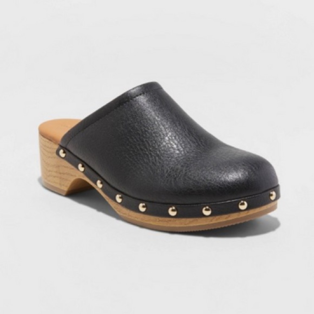 Black Studded Clogs Sz 6.5